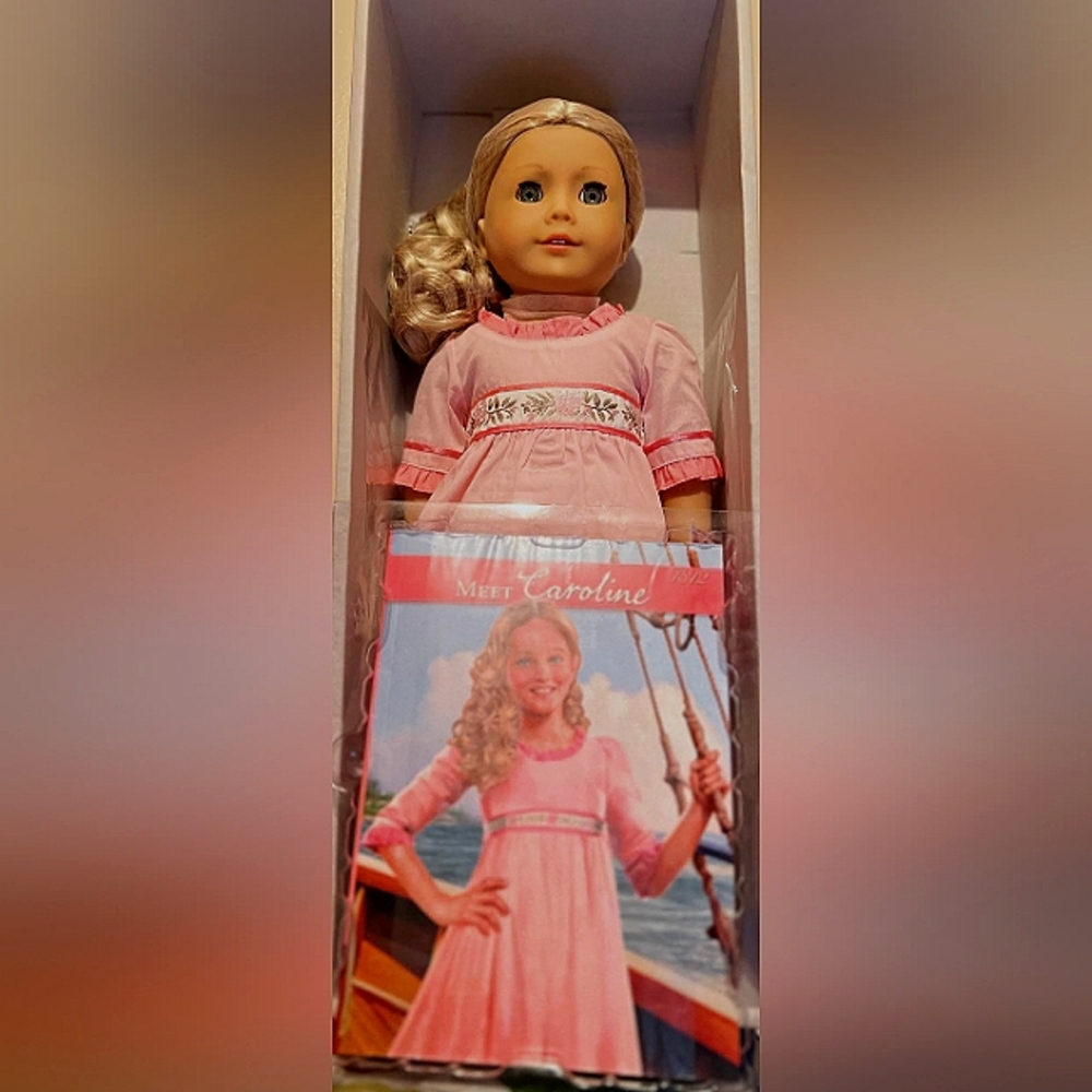 American girl -Caroline 1812